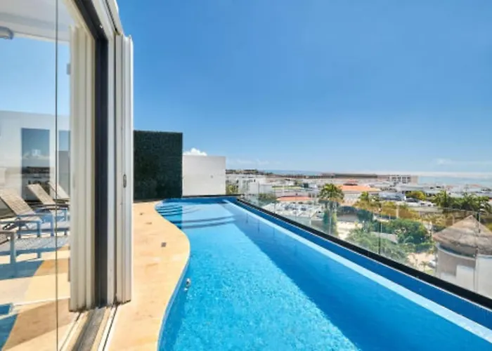 2 Bdrm Ocean View Private Pool Heart Of Town *