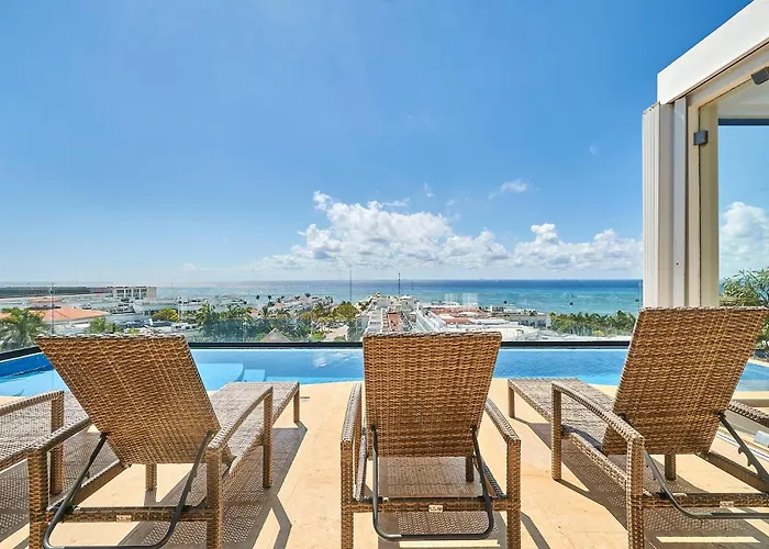 2 Bdrm Ocean View Private Pool Heart Of Town