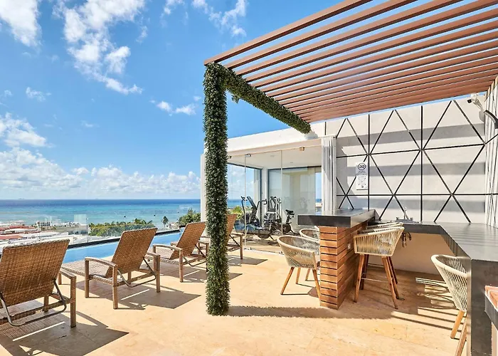 2 Bdrm Ocean View Private Pool Heart Of Town