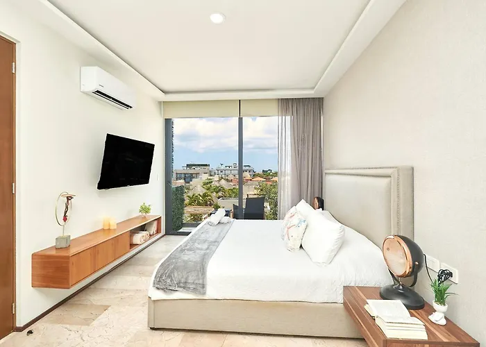 2 Bdrm Ocean View Private Pool Heart Of Town *