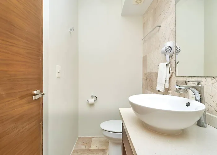 2 Bdrm Ocean View Private Pool Heart Of Town